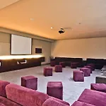 Golden Tulip מלון