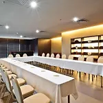 מלון Golden Tulip
