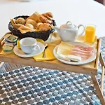 Golden Tulip 4*