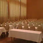 Golden Tulip מלון