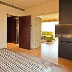 מלון Golden Tulip