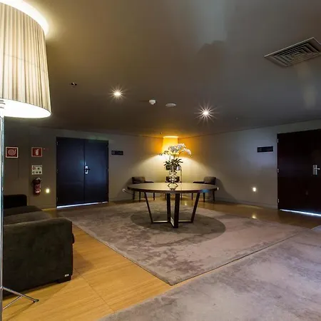 Golden Tulip São João da Madeira