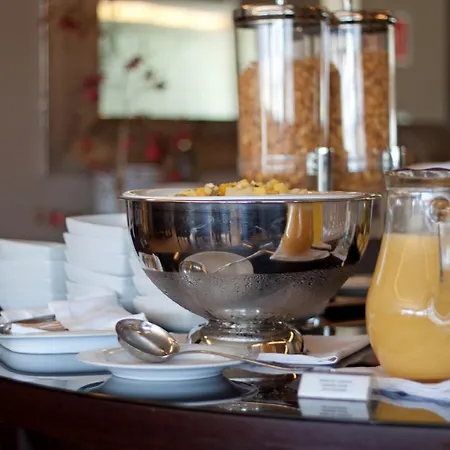 Golden Tulip São João da Madeira