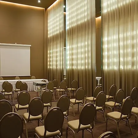 Golden Tulip מלון São João da Madeira