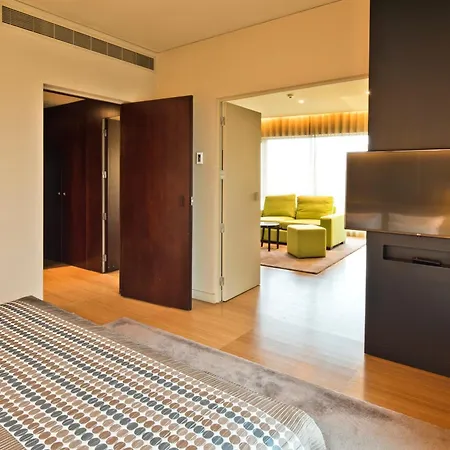 מלון Golden Tulip