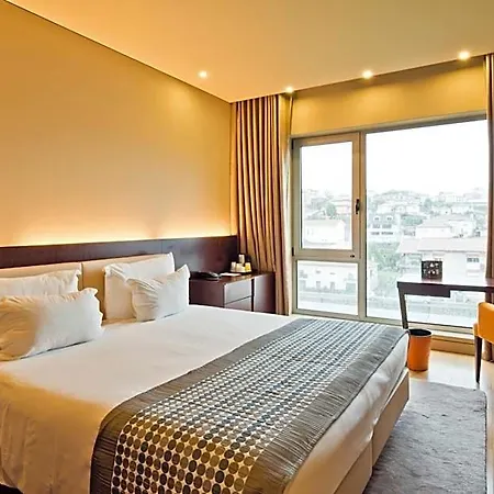 Golden Tulip Hotel São João da Madeira