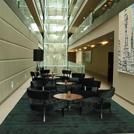 Golden Tulip São João da Madeira