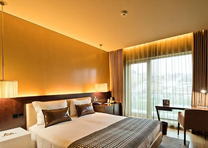Golden Tulip Otel 4*