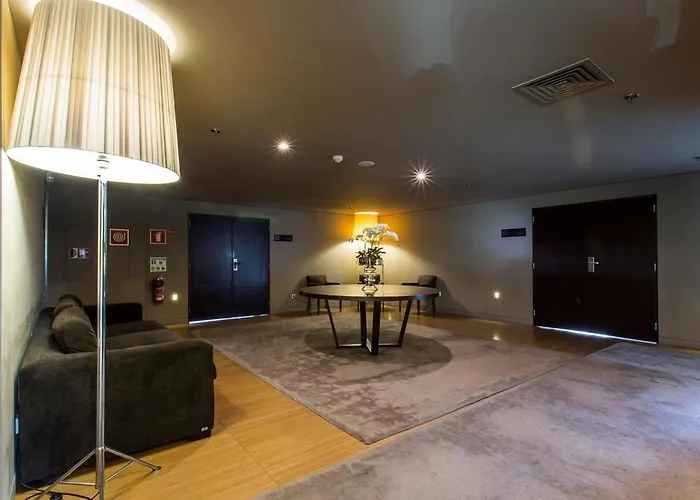 Golden Tulip São João da Madeira