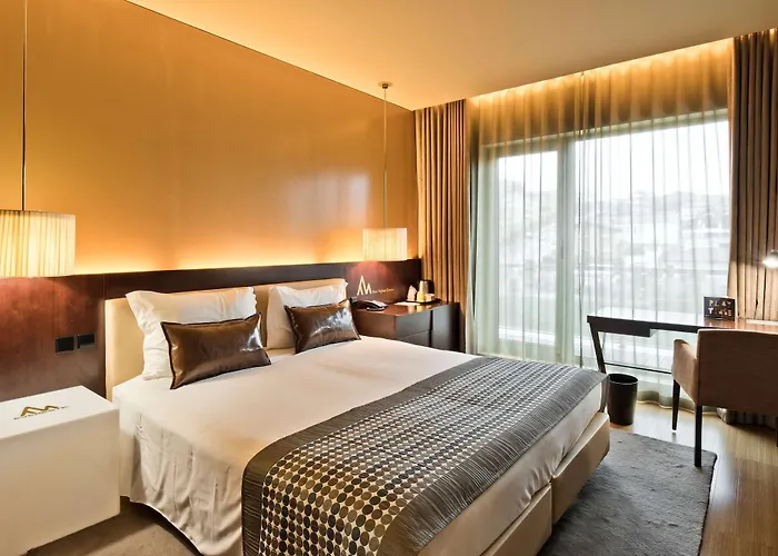 Golden Tulip São João da Madeira