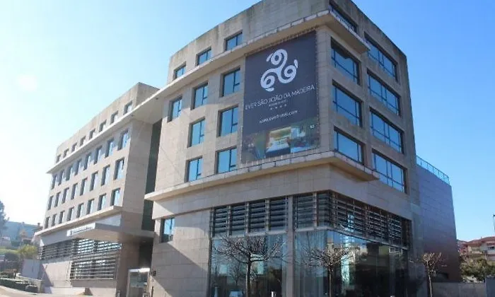 Golden Tulip São João da Madeira