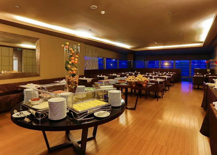 Golden Tulip São João da Madeira